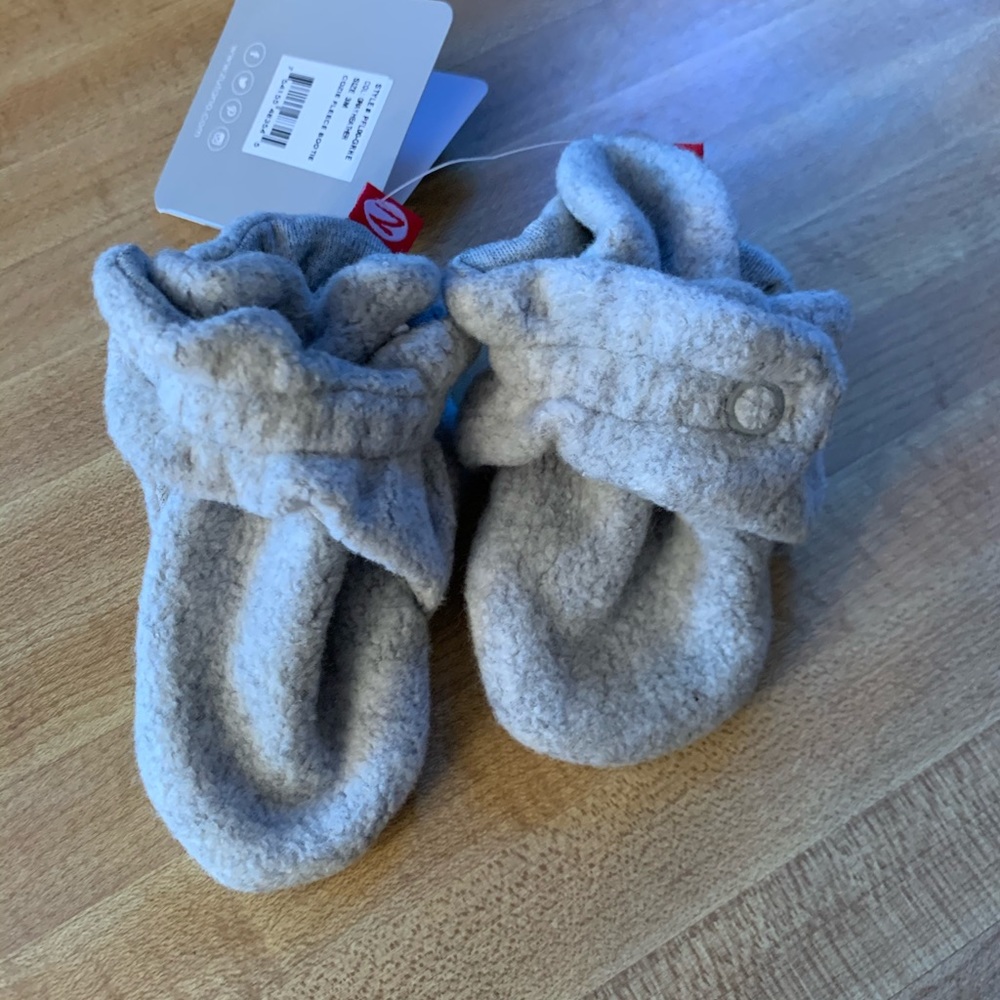 NWT zutano booties